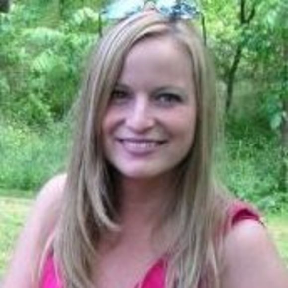 Meet your Posher, Lara - Picture 1 of 1